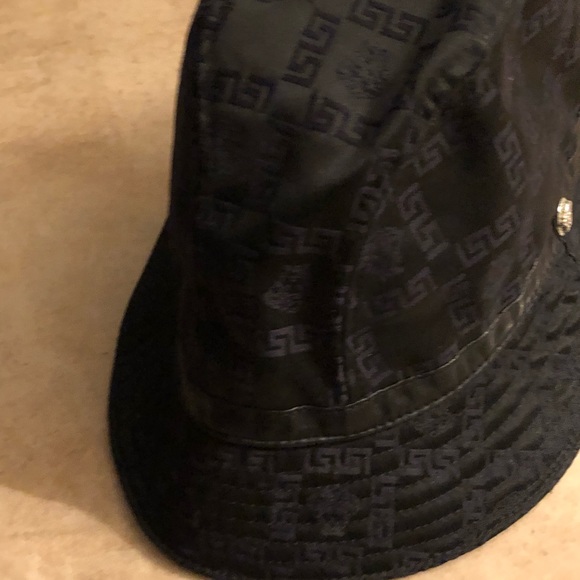 đź–¤VERSACE đź–¤ - Picture 11 of 16